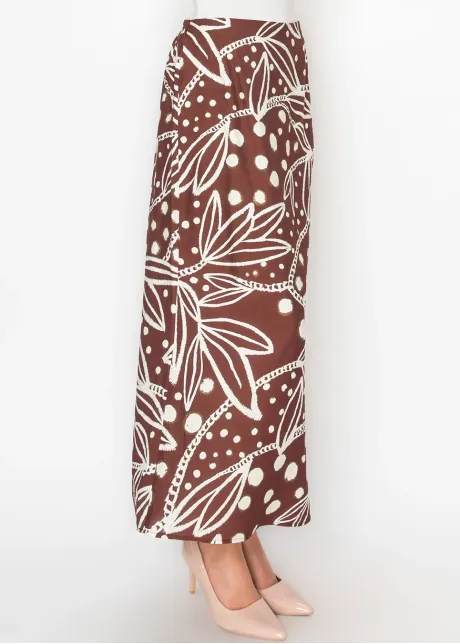 Leaf Print A Line Skirt in Burgundy