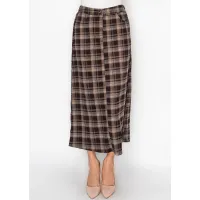 Plaid Skirt with Pockets in Burgundy