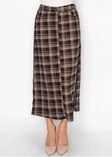 Plaid Skirt with Pockets in Burgundy
