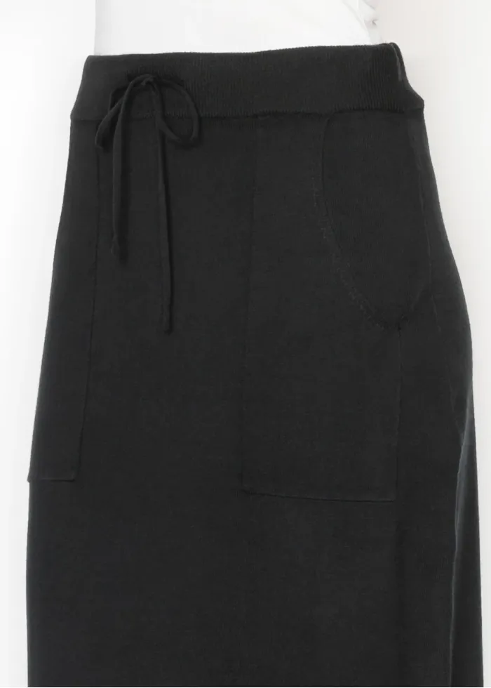 Drawstring Knit Skirt with Pockets in Black
