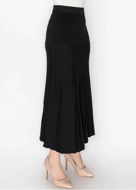 Black Ribbed Knit Skirt with Pleated Panel