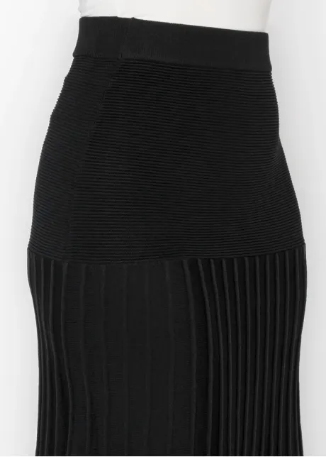 Black Ribbed Knit Skirt with Pleated Panel