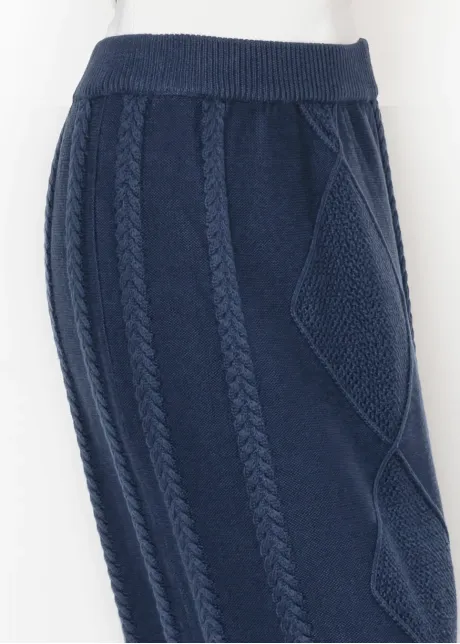 Textured Cable Knit Skirt in Deep Navy