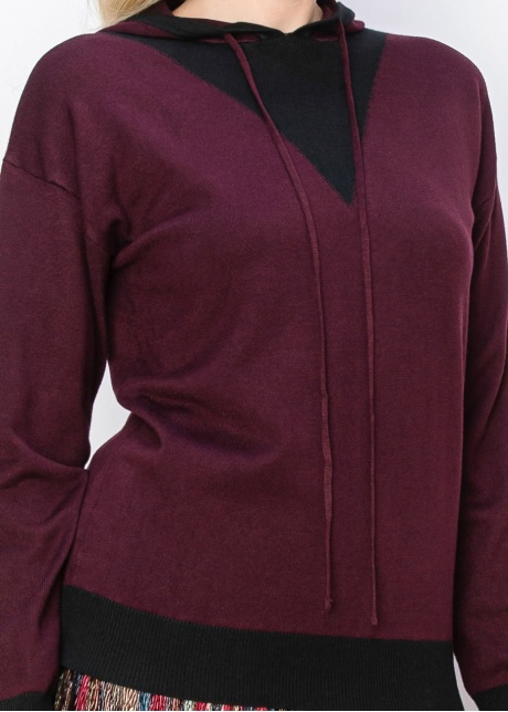 Burgundy Knit Hoodie with Black Accent