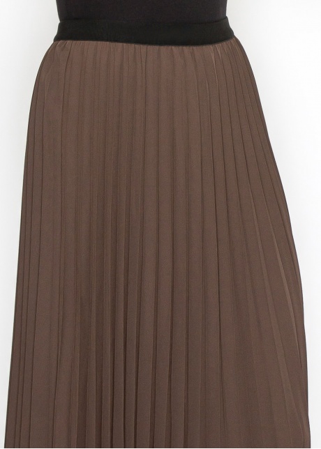 Soft Pleated Brown Midi Skirt