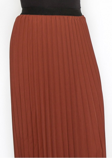 Classic Pleated Rust Midi Skirt