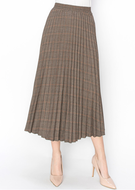 Timeless Appeal: Brown Plaid Pleated Skirt