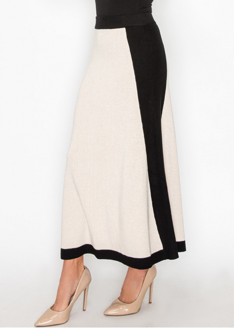 Classic Colorblock Cream and Black Knit Skirt