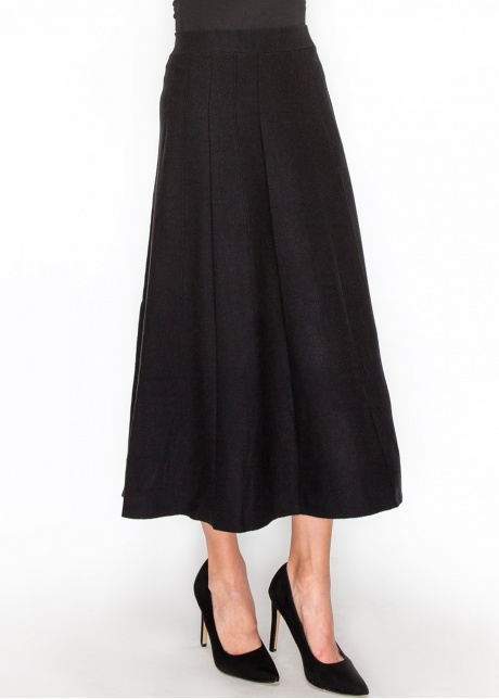 Classic A-Line Black Pleated Midi Skirt