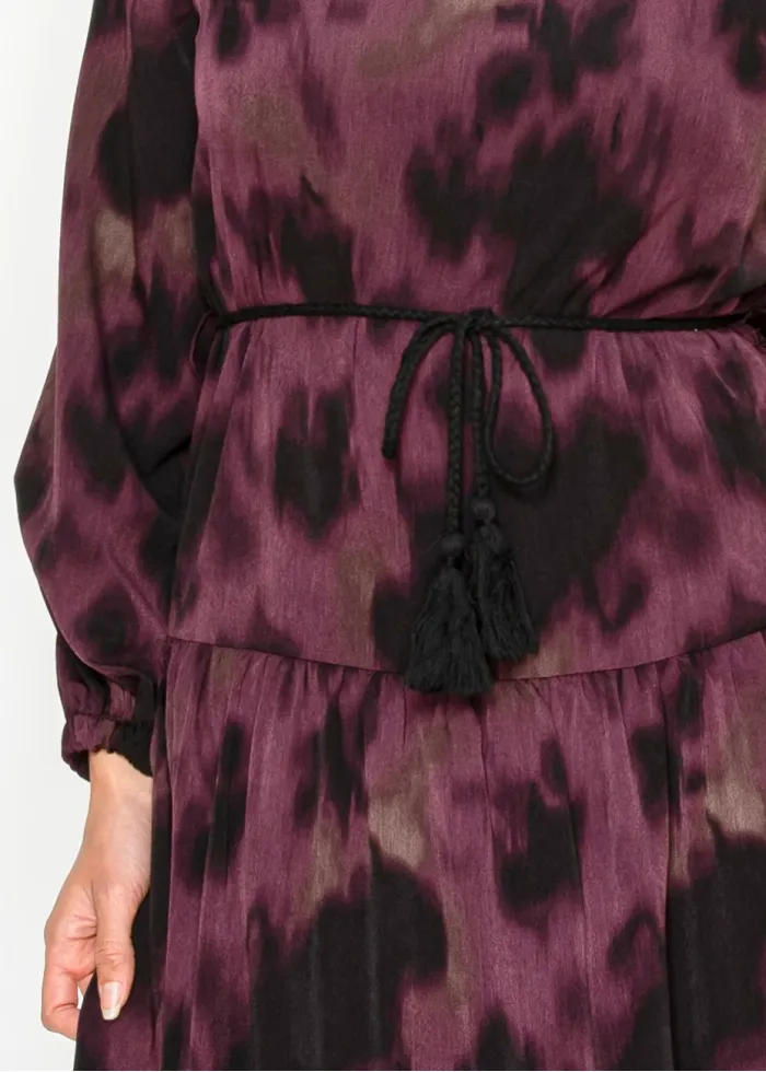 Burgundy abstract tiered midi dress