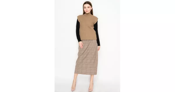 Hella / ヘラ SLAB KNIT COCOON VEST camel Ribbed Knit Mock Neck Vest – Camel | Modest Women Clothing