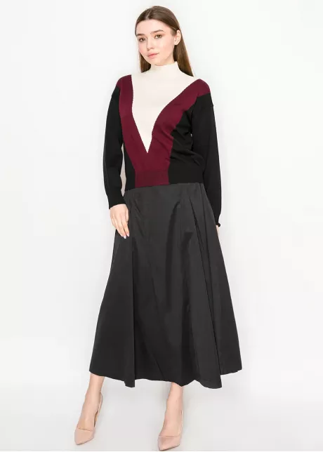 Colorblock V-Panel Turtleneck Sweater