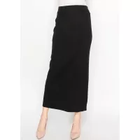 Sleek Knit Pencil Skirt – Black