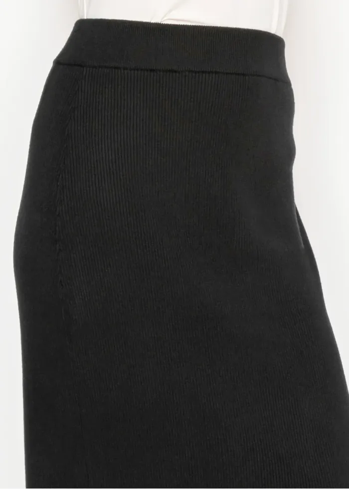 Sleek Knit Pencil Skirt – Black