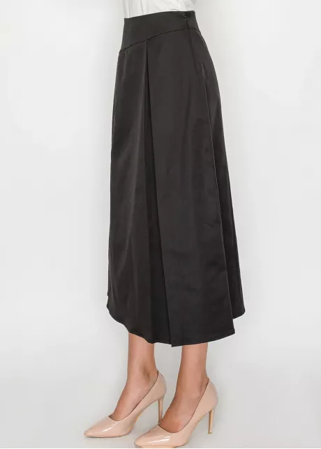 Black Midi Skirt with Side Pleat