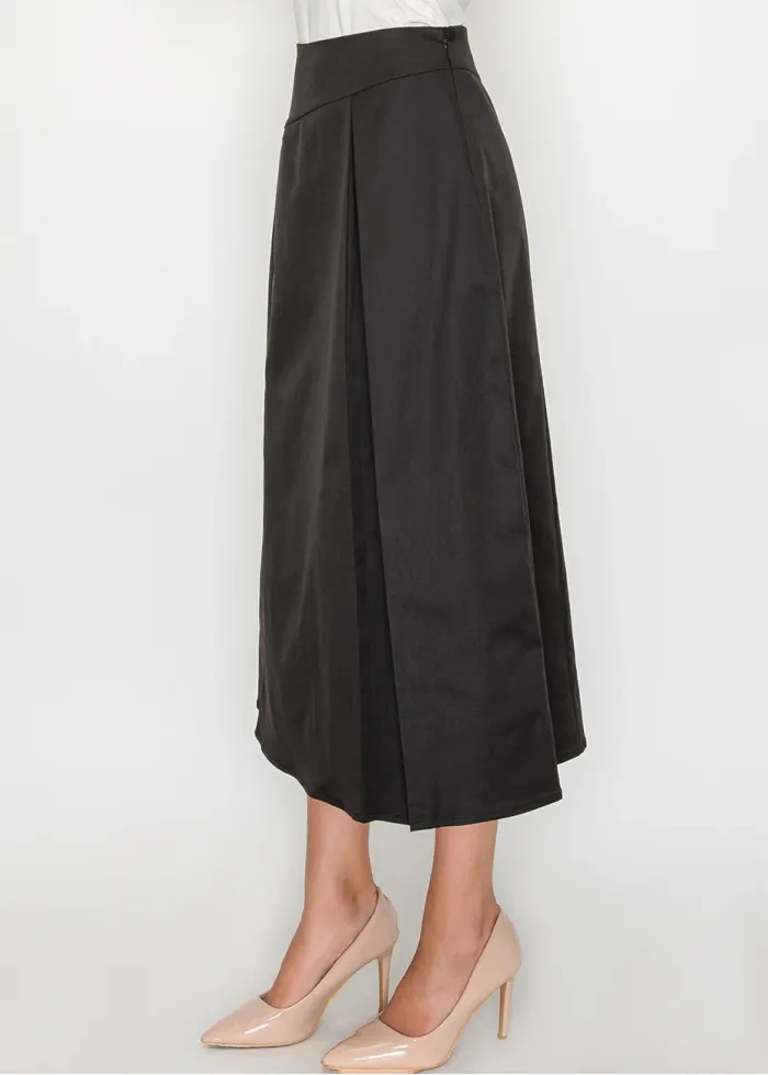 Black Midi Skirt with Side Pleat