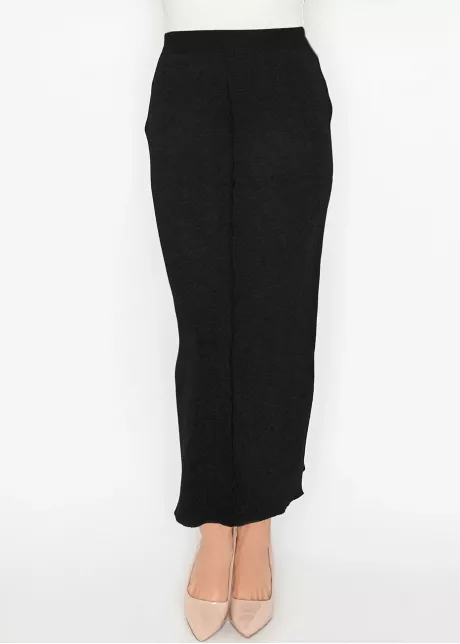 Classic Black Long Knit Skirt
