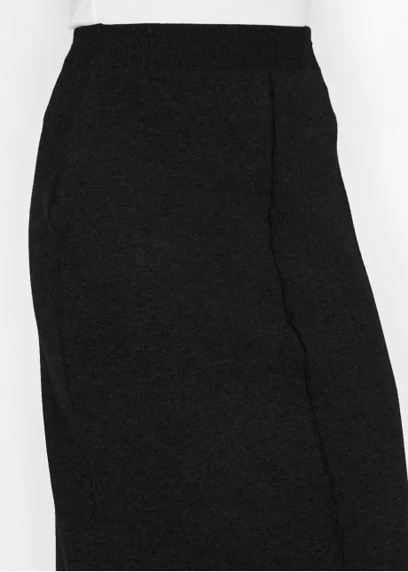 Classic Black Long Knit Skirt