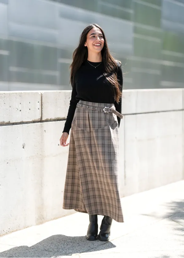 Belted Plaid Skirt & Sleek Knit Top Outfit