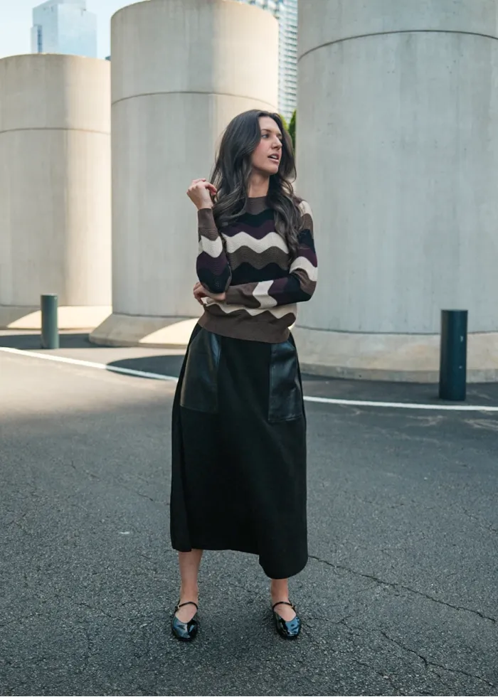 Black Midi Skirt with Contrast Pockets