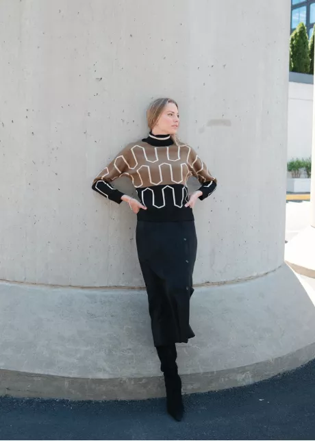 Geometric Contrast Olive & Black Outfit