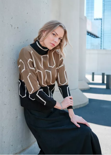 Geometric Contrast Olive & Black Outfit