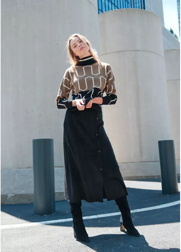 Geometric Contrast Olive & Black Outfit