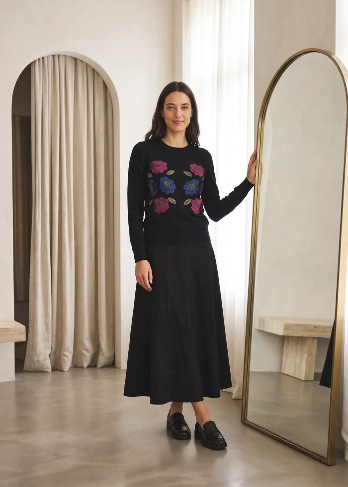 The Black Floral Embroidery Outfit
