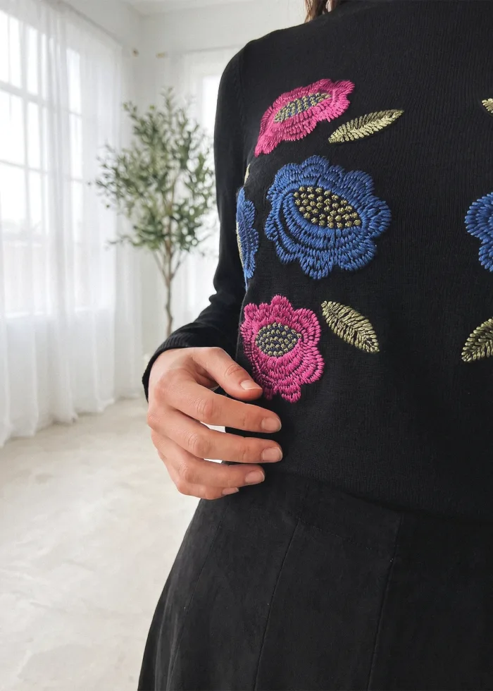 The Black Floral Embroidery Outfit
