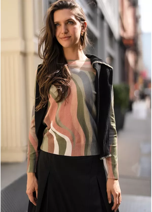 Abstract Knit & Pleated Black Skirt Outfit
