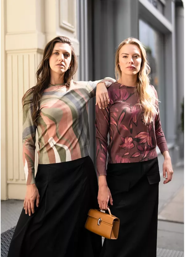 Abstract Knit & Pleated Black Skirt Outfit