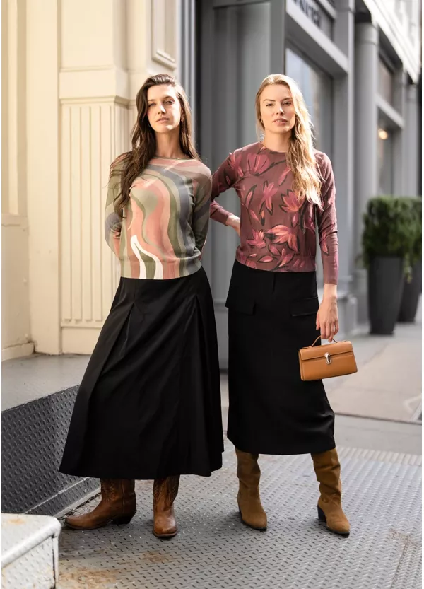 Abstract Knit & Pleated Black Skirt Outfit