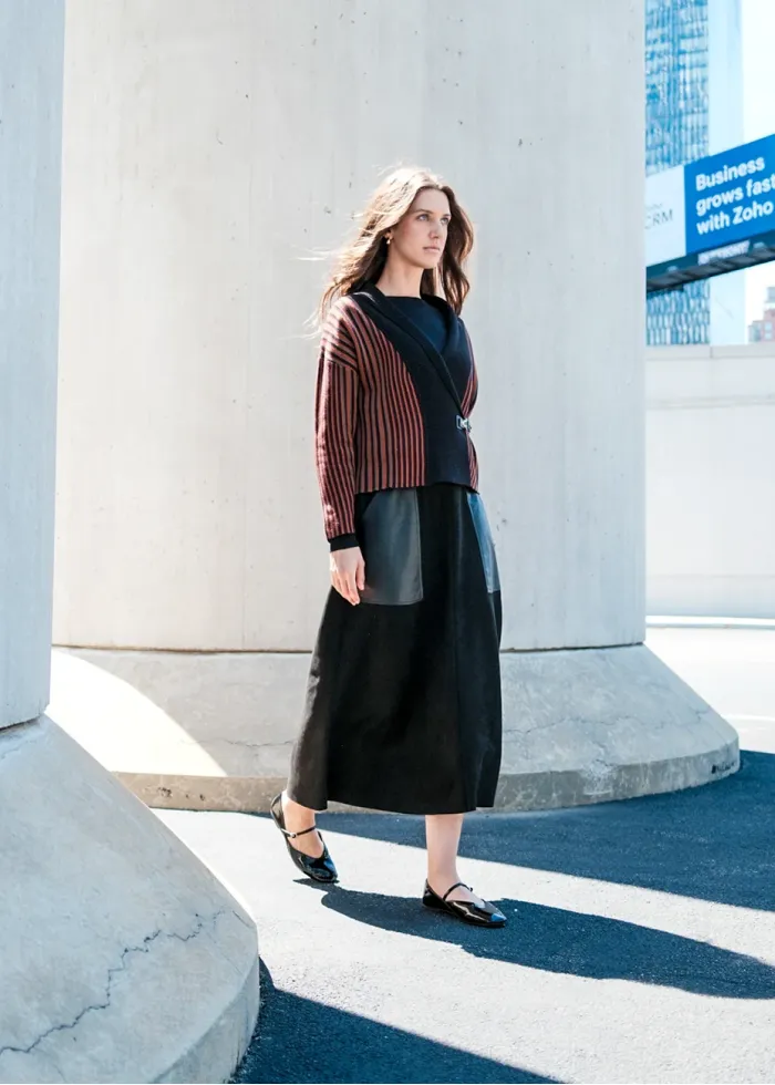 Black Midi Skirt with Contrast Pockets