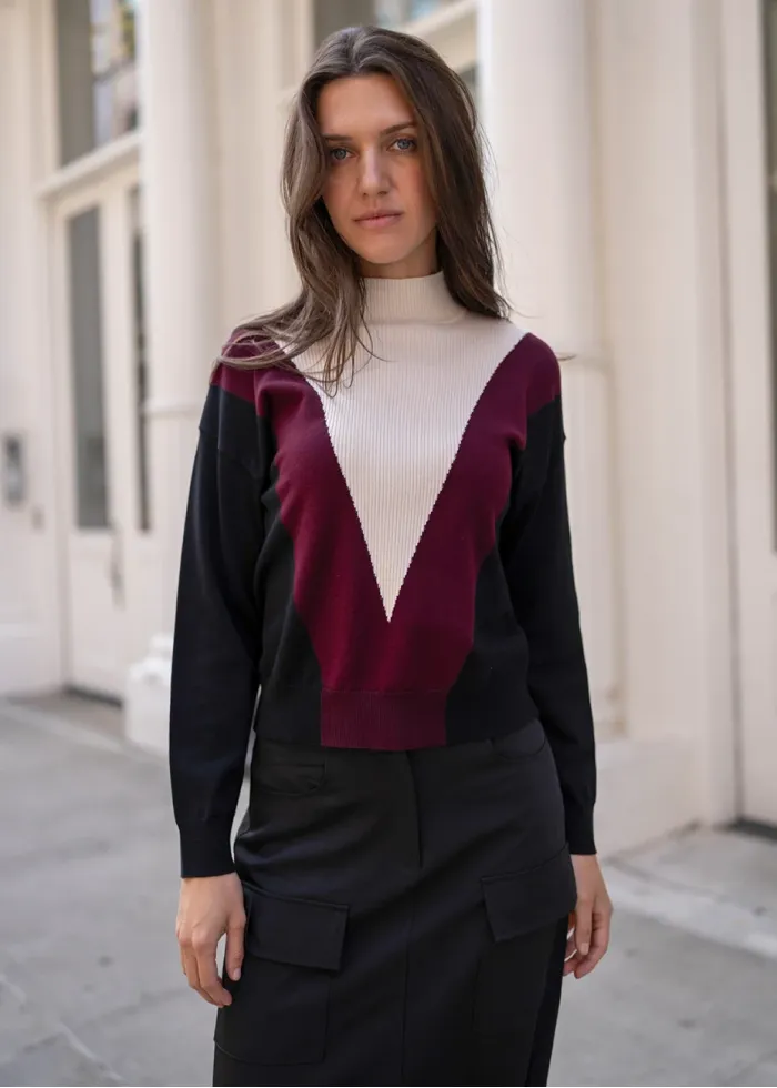 V-Detail Sweater & Black Cargo Skirt Outfit