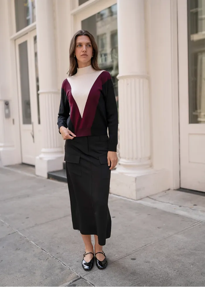 V-Detail Sweater & Black Cargo Skirt Outfit