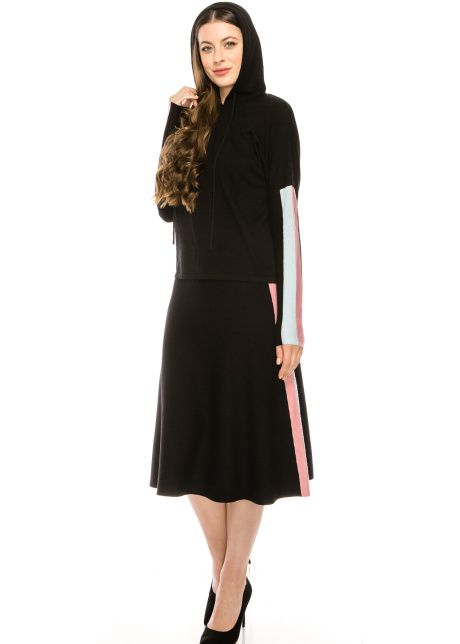 Black knit skirt with stripe detail