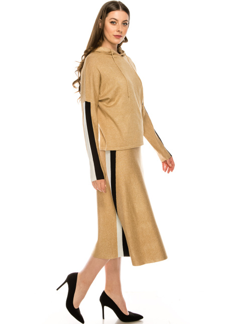 Camel knit skirt with stripe detail