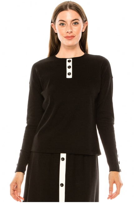 Long sleeve T-shirt with button decor