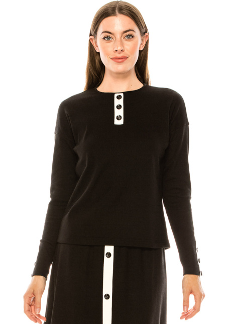 Long sleeve T-shirt with button decor