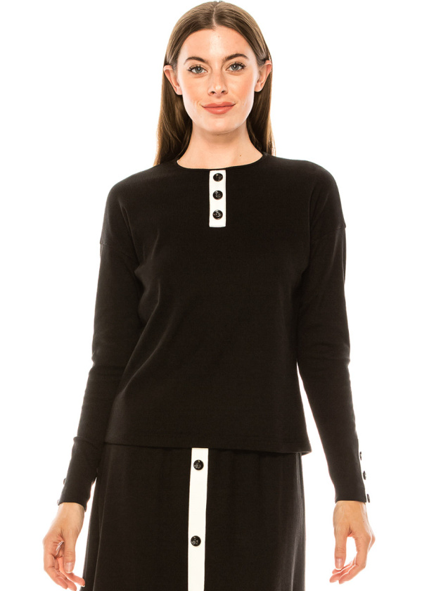 Long sleeve T-shirt with button decor
