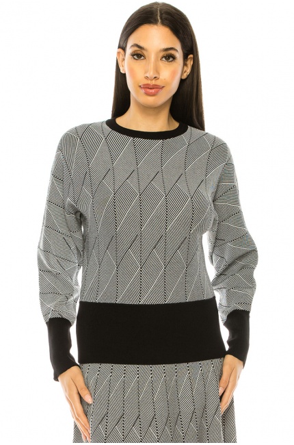 Thin-Striped Sweater In White & Black 