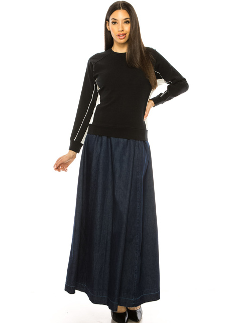 Long Sleeve T-Shirt in Black And White