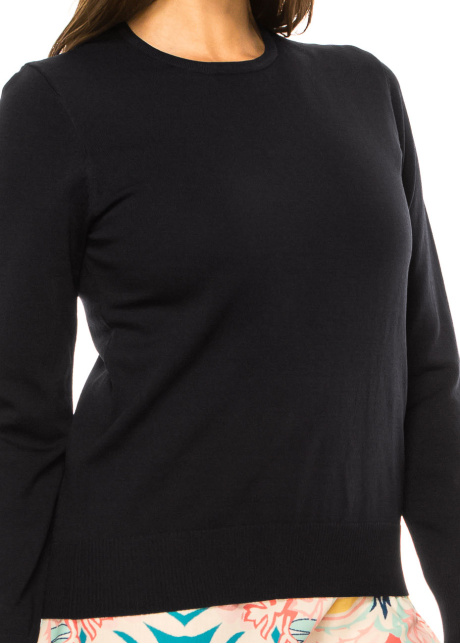 Onyx Whisper Classic Sweater Black