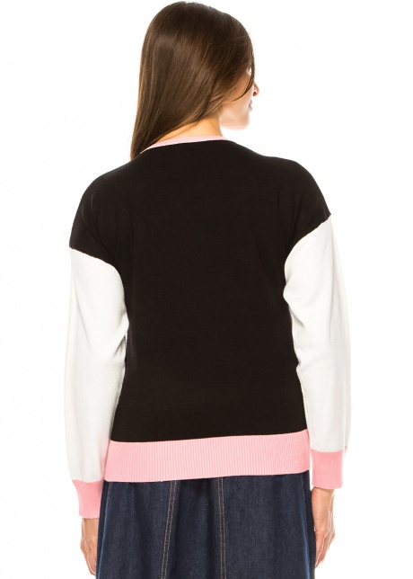 Elegant Trio-Tone Knit Pullover