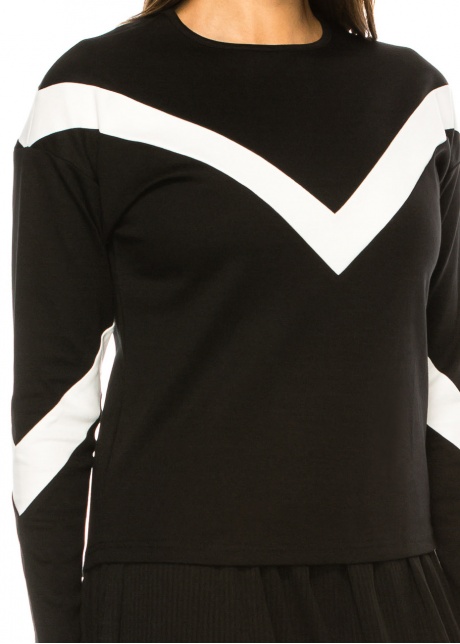 Onyx & Snow Geometric Pullover