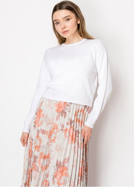 Simple White Crewneck Sweater