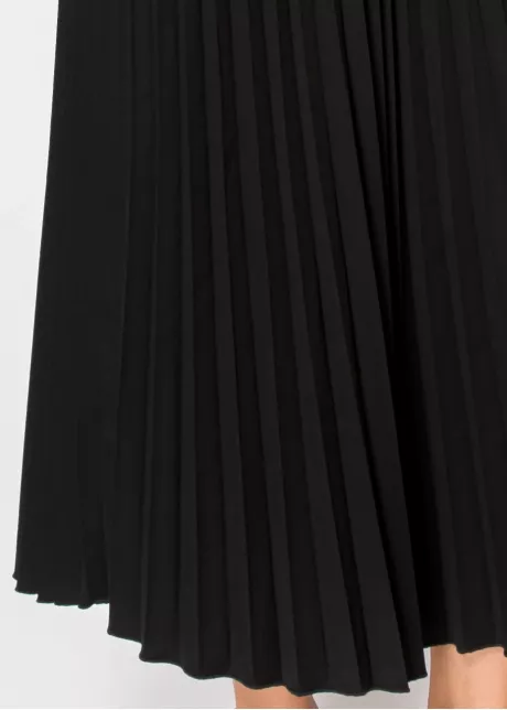 Soft Flow Pleated Skirt in Black