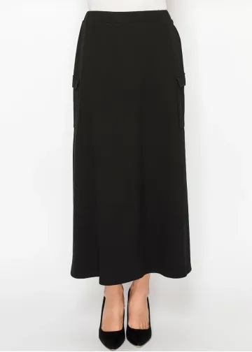 Effortless Black Knit Skirt with Pockets