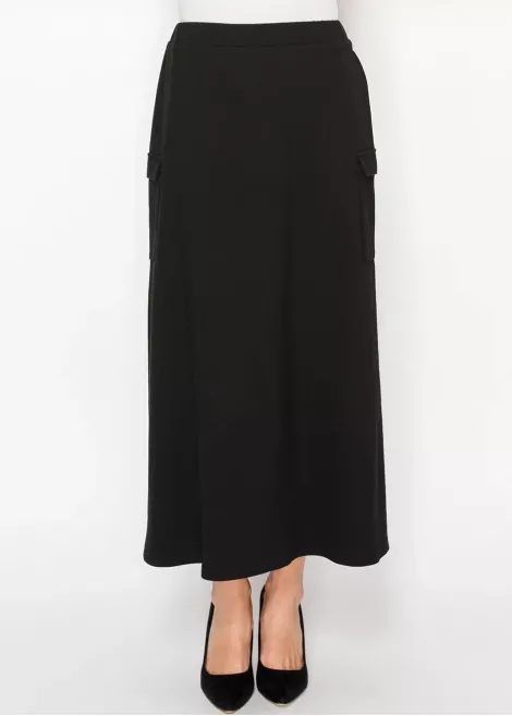 Effortless Black Knit Skirt with Pockets Effortless Black Knit Skirt with Pockets