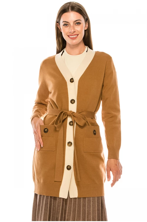Elongated cardigan with pockets and belt